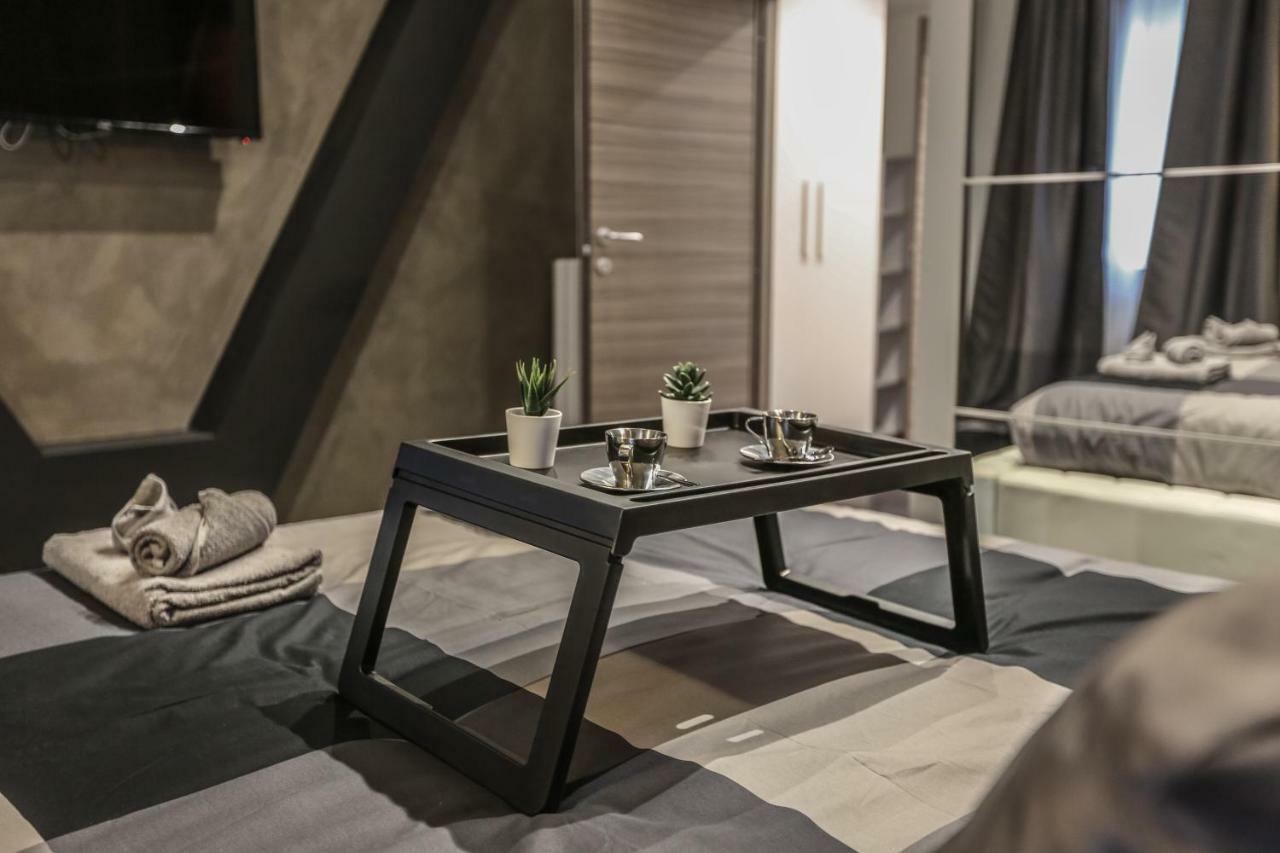 Stylish Apartment Near Duomo Milano Exterior foto