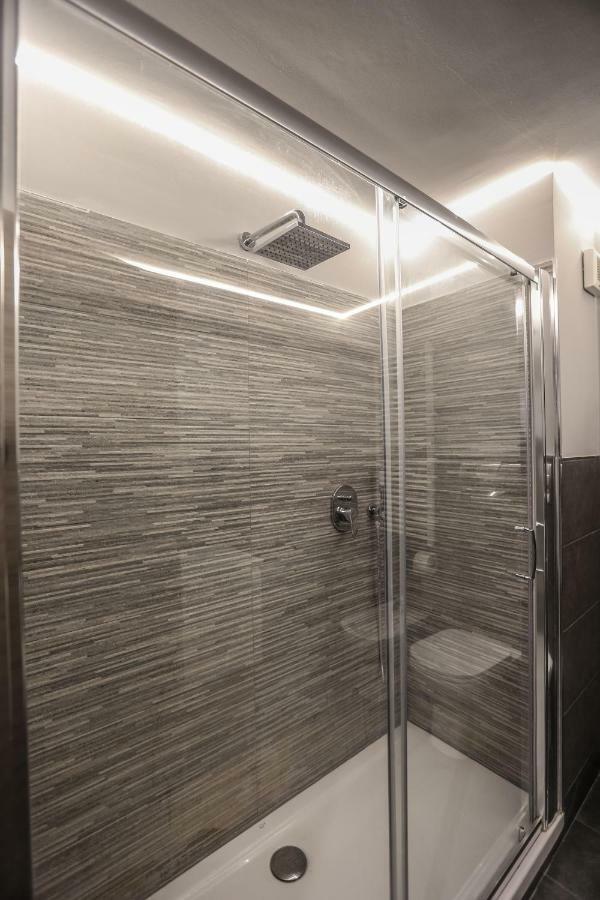 Stylish Apartment Near Duomo Milano Exterior foto