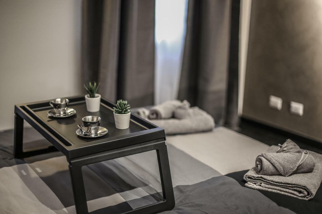Stylish Apartment Near Duomo Milano Exterior foto